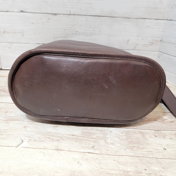 Coach 90s Vintage Bleeker Bucket Bag in brown - Picture 7 of 14